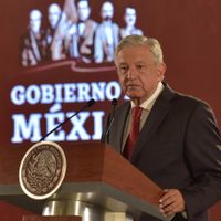 AMLO se compromete a revisar contratos de periodo neoliberal y llama a mineras canadienses a explotar de manera limpia