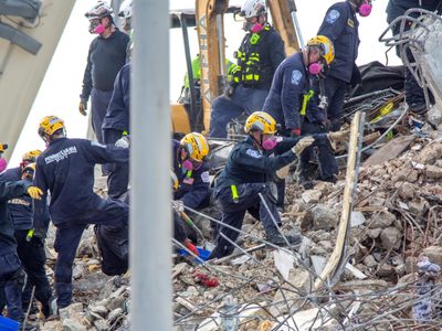 Colapsa un edificio residencial en España: hay varias personas atrapadas bajo los escombros
