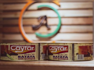 Si tenés latas de dulce de batata vacías, no las tires: armá estas fruteras estilo vintage para tu cocina