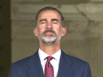 El Rey Felipe llora, pero ella no tiene la culpa