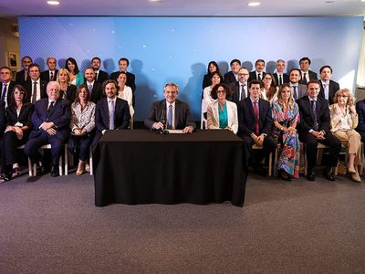 Varios funcionarios del Gobierno se manifestaron en las redes, a un mes del inicio de la gestión