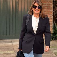 Teresa Calandra deslumbra con un outfit ladylike con elegancia moderna y un guiño clásico