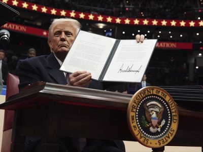 Trump utiliza poderes de guerra para combatir invasión de migrantes y al narcotráfico