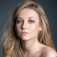 Imagen glam: Ester Expósito y unas fotos de portada inigualables para "InStyle"