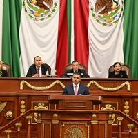 En el Congreso de la CDMX, García Harfuch es comparado con Batman.. y se desatan aplausos y burlas