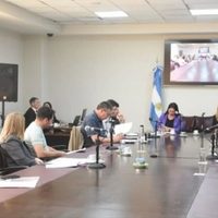 Diputados iniciaron una ronda de consultas antes del debate por la limitación del uso de celulares en las aulas
