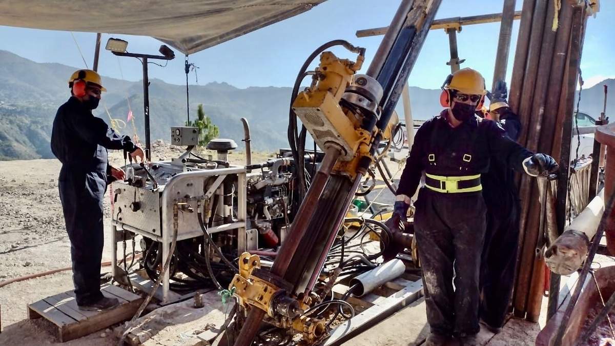 Labores de minería de Almaden Minerals en Ixtacamaxtitlán, Puebla
