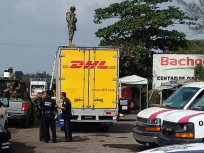 Aseguran a más de 80 migrantes centroamericanos en Veracruz que viajaban en supuesta camioneta de mensajería