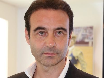 Las cámaras pillan a Enrique Ponce cumpliendo su nuevo sueño: no se trata de Ana Soria