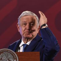Cuando Felipe Calderón fue director de Banobras pidió un crédito para comprarse su casa: AMLO