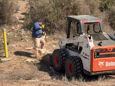 Limpiaron y sacaron materiales en terrenos que eran usados por limpiavidrios en Centenario