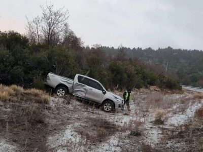 Por el temporal, una camioneta chocó a otra que había perdido el control minutos antes en la Ruta 40