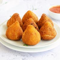 Coxinhas: si te gustan las bombas de papa, esta receta brasilera te va a encantar