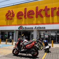 Sheinbaum ofrece, otra vez, buscar esquema para aislar bancos en Elektra y Coppel