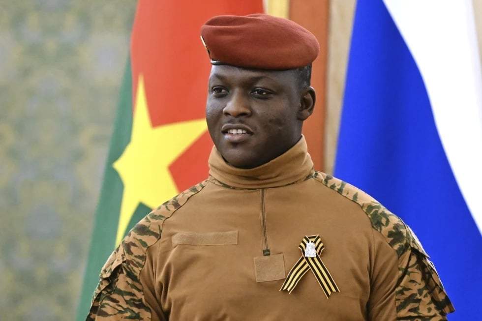 El presidente de Burkina Faso, Ibrahim Traoré, llega al Gran Palacio del Kremlin en Moscú, Rusia, el 10 de mayo de 2025.