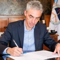 Meoni criticó el paro de colectivos y lo asoció a un conflicto interno en el gremio