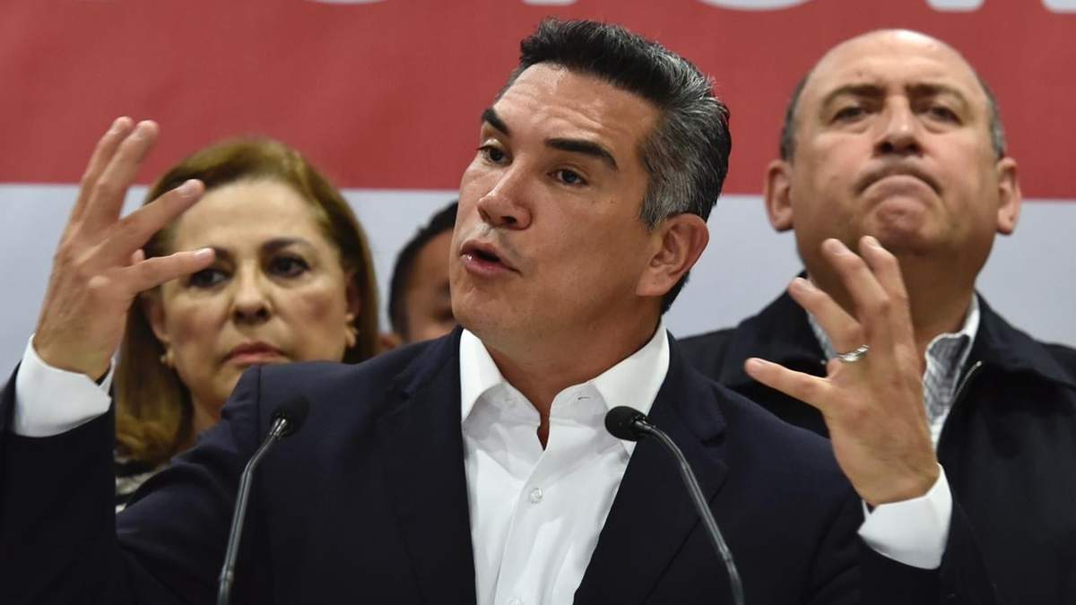 Conferencia de Alejandro Cárdenas, líder del PRI