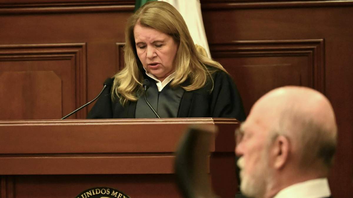 La ministra Loretta Ortiz, presidenta de la Primera Sala, en su informe