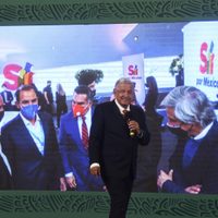 Audio atribuido a Claudio X. González es exhibido a AMLO en la mañanera