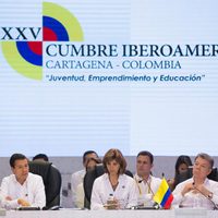 Peña Nieto llama en Colombia a impulsar la educación como igualador social