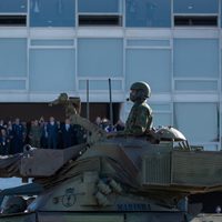 Bolsonaro y un inusual desfile militar: para la oposición, fue un acto intimidatorio en un día clave