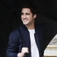 El artista que interpreta a Luis Miguel en Netflix imitó a este famoso actor de Hollywood