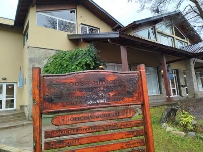 Sobreseyeron a un funcionario judicial acusado de hurtar alimentos en un supermercado