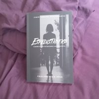 “Espelustrófico”: Cuando lo que no buscamos nos encuentra, de Paulina de la Vega