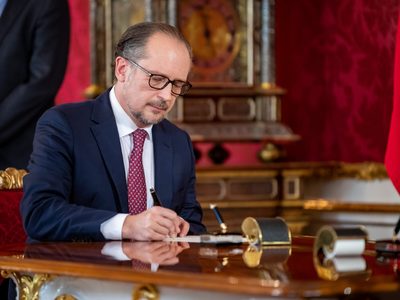 Alexander Schallenberg jura el cargo de canciller de Austria tras la dimisión de Sebastian Kurz