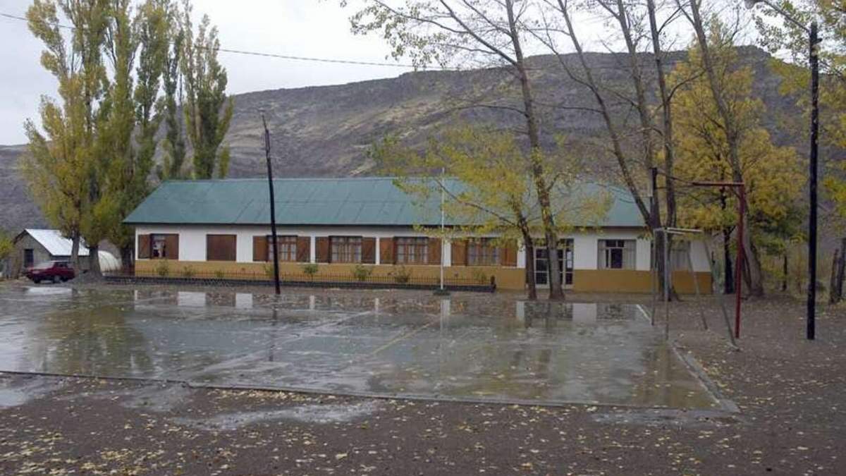 Escuela Primaria 206 de Varvarco. Fuente: (Facebook)