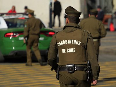 Detuvieron a dos carabineros en el sur de Chile por tráfico de municiones