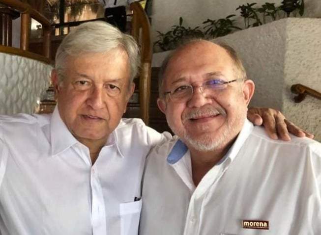 Luis Benítez, exalcalde de Mazatlán, fue uno de los fundadores de Morena en Sinaloa. Aquí, con López Obrador