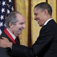 El icónico escritor Philip Roth se va sin el Nobel