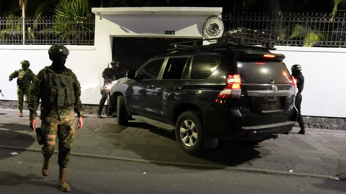 Asalto. Embajada de México en Ecuador.