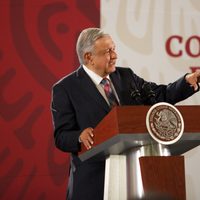 'Vale más como historiador que como funcionario”: AMLO ante renuncia de Salmerón