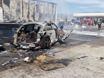 Suman 19 muertos por choque en la caseta San Marcos de la autopista México-Puebla