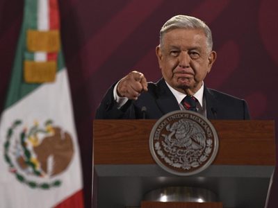 AMLO presume encuesta de aprobación: "amanecí con ganas de tirar aceite"