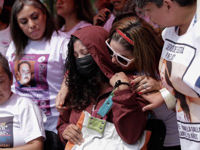 Activistas denuncian intención de Sheinbaum de desmantelar la glorieta de las mujeres que luchan