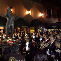 En Garibaldi, el homenaje popular al Divo
