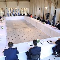 Apoyo de Carreras ante las negociaciones con los acreedores