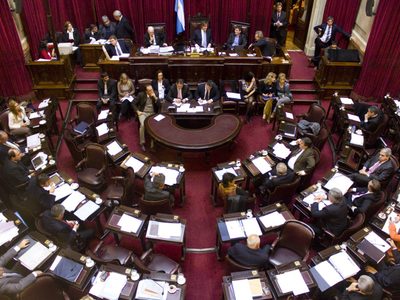 “Tengo cuerda para rato”: Famoso político argentino desmiente su muerte. ¡Insólito!