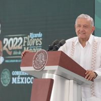 Consejo de AMLO a presidenciables: trabajen 16 horas y sólo usen tres para "pelar el diente"