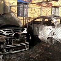 Arde autobús en Tonalá y el fuego alcanza cuatro autos particulares