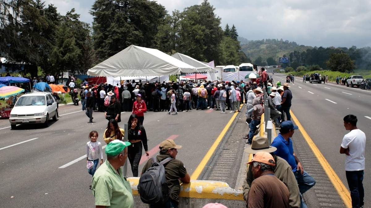 El bloqueo en Santa Rita Tlahuapan