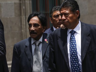 Por fraude, FGR pide orden de aprehensión contra Víctor Flores, líder del sindicato ferrocarrilero