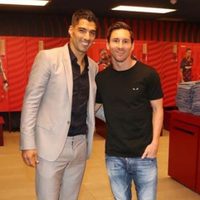 Messi se despide de Luis Suárez y truena contra la directiva de Barcelona