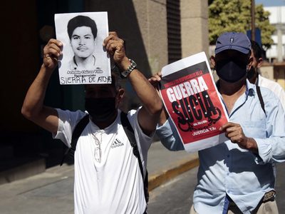 Cadáveres de víctimas de la Guerra Sucia en Guerrero podrían ser exhumados