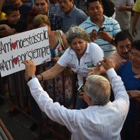 La visita presidencial a Minatitlán: entre reclamos y baño de pueblo