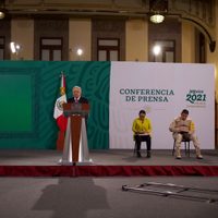Las autodefensas no deben existir; la responsabilidad de la seguridad es del Estado: AMLO