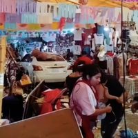Automovilista embiste a comerciantes y puestos semifijos en el zócalo de Chilpancingo (Video)